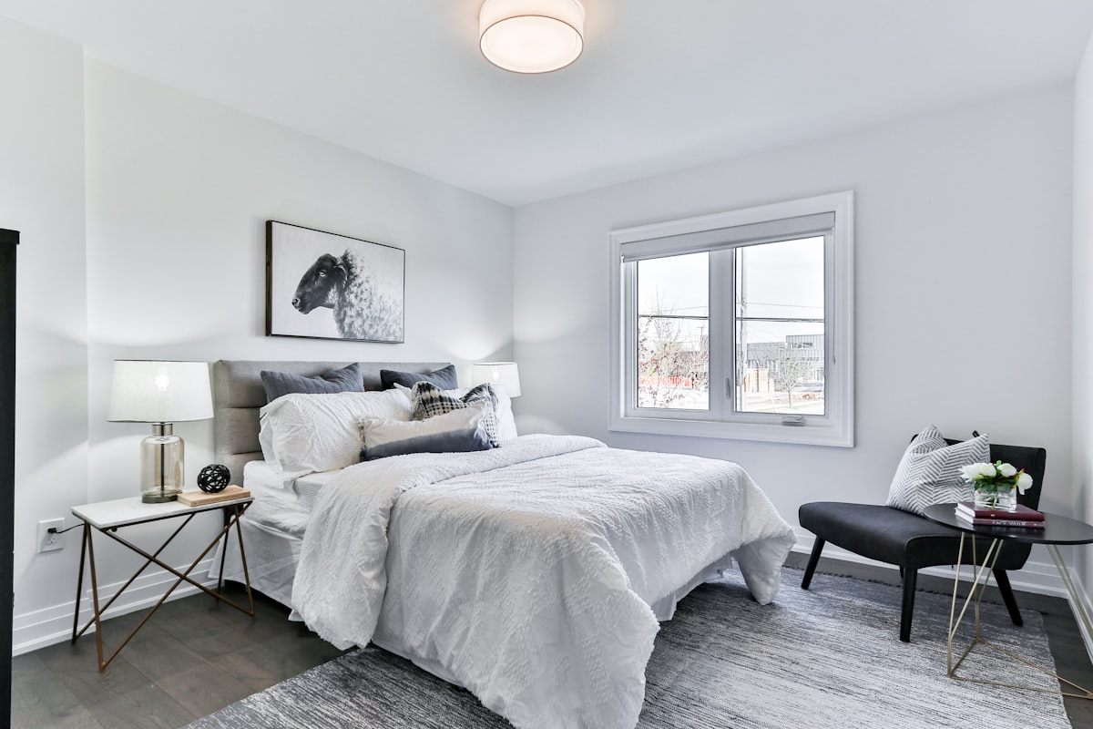 The 3 Best Bedside Table Lamps for Real Nightstands (2026)